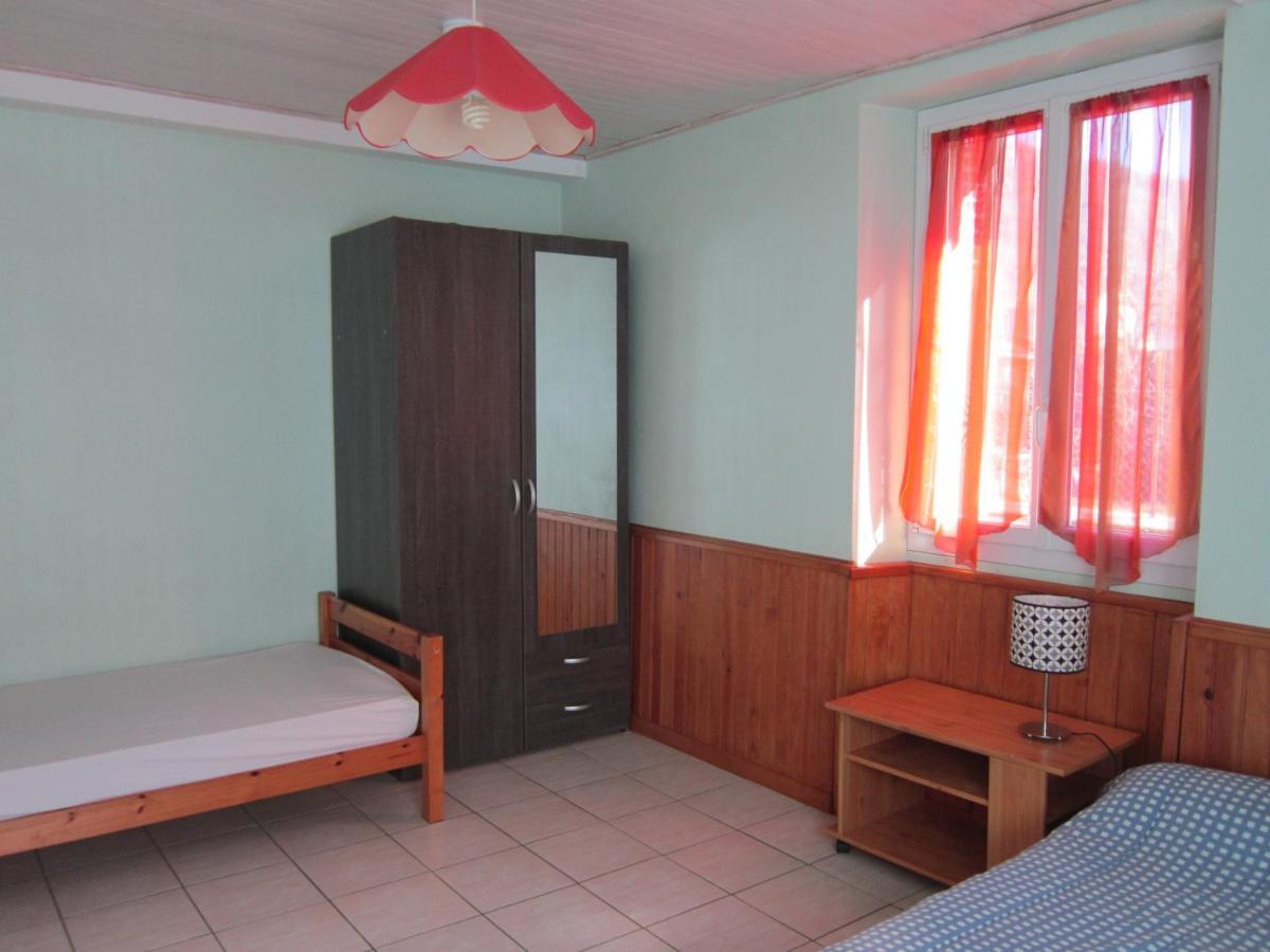 Appartement Rdc Maison De Village Savignac-les-Ormeaux Екстериор снимка